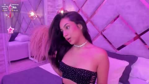 Snapshot of niicole_taylor chatting on February 18, 2026, 12:23 pm Nicole online show from February 18, 2026, 12:23 pm