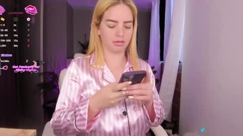 Snapshot of niicoleta2 chatting on April 22, 2026, 11:12 am Niicoleta online show from April 22, 2026, 11:12 am