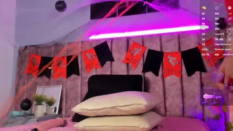 Nicolle  online show from October 30, 2025, 8:31 pm