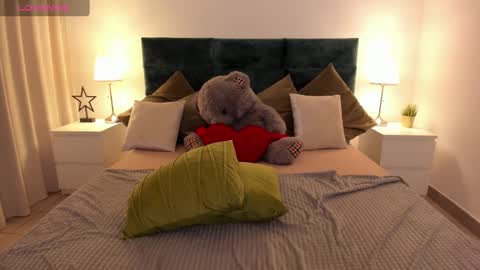 Snapshot of niiik_miiiki chatting on February 5, 2025, 11:12 am niiik_miiiki online show from February 5, 2025, 11:12 am