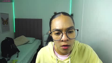 Snapshot of niina_lovee_ chatting on December 2, 2024, 1:35 pm online show from December 2, 2024, 1:35 pm