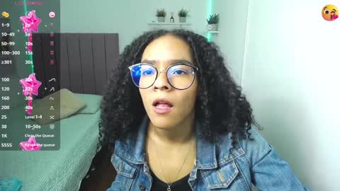 Snapshot of niina_lovee_ chatting on December 6, 2024, 2:06 pm online show from December 6, 2024, 2:06 pm