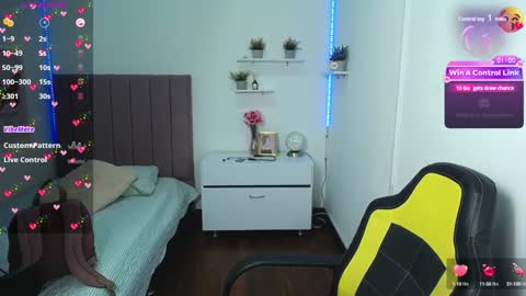 Snapshot of niina_lovee_ chatting on December 7, 2024, 4:47 pm online show from December 7, 2024, 4:47 pm