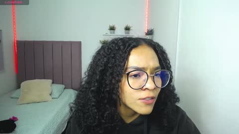 Snapshot of niina_lovee_ chatting on December 9, 2024, 1:34 pm online show from December 9, 2024, 1:34 pm