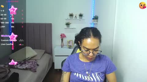 Snapshot of niina_lovee_ chatting on December 23, 2024, 6:16 pm online show from December 23, 2024, 6:16 pm