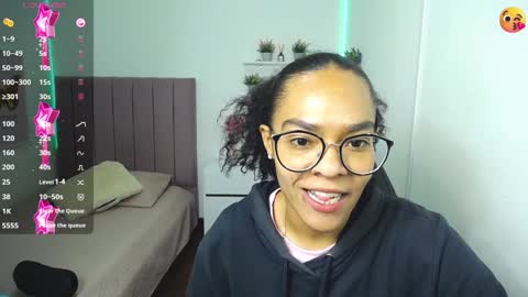 Snapshot of niina_lovee_ chatting on December 26, 2024, 1:43 pm online show from December 26, 2024, 1:43 pm