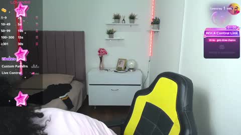 Snapshot of niina_lovee_ chatting on December 26, 2024, 4:58 pm online show from December 26, 2024, 4:58 pm