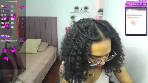 Snapshot of niina_lovee_ chatting on December 28, 2024, 5:03 pm online show from December 28, 2024, 5:03 pm