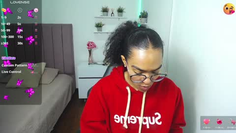 Snapshot of niina_lovee_ chatting on January 9, 2025, 2:40 pm online show from January 9, 2025, 2:40 pm