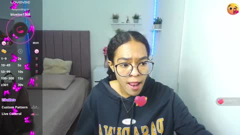 Snapshot of niina_lovee_ chatting on January 10, 2025, 2:23 pm online show from January 10, 2025, 2:23 pm