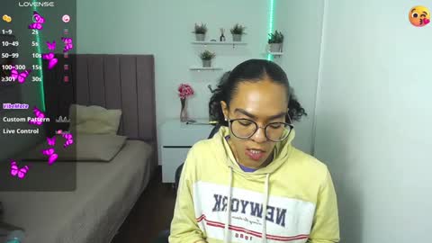 Snapshot of niina_lovee_ chatting on January 13, 2025, 5:02 pm online show from January 13, 2025, 5:02 pm