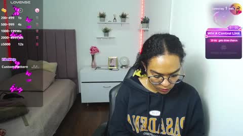 Snapshot of niina_lovee_ chatting on January 14, 2025, 5:12 pm online show from January 14, 2025, 5:12 pm