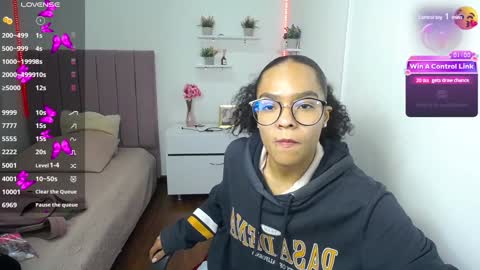 Snapshot of niina_lovee_ chatting on January 15, 2025, 4:11 pm online show from January 15, 2025, 4:11 pm