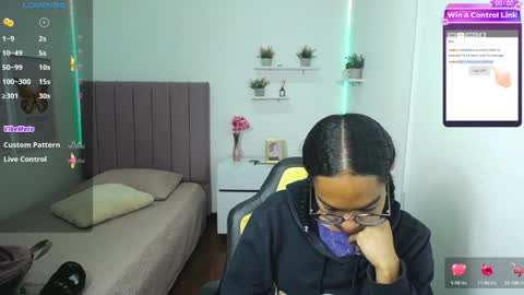 Snapshot of niina_lovee_ chatting on February 8, 2025, 4:57 pm online show from February 8, 2025, 4:57 pm