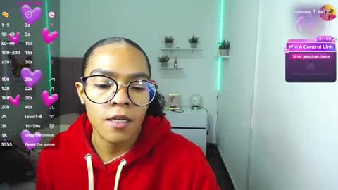 Snapshot of niina_lovee_ chatting on February 14, 2025, 4:41 pm online show from February 14, 2025, 4:41 pm