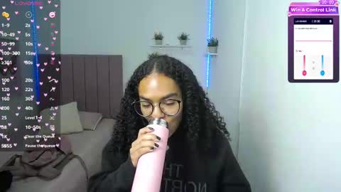 Snapshot of niina_lovee_ chatting on February 17, 2025, 3:31 pm online show from February 17, 2025, 3:31 pm