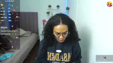 Snapshot of niina_lovee_ chatting on February 22, 2025, 3:25 pm online show from February 22, 2025, 3:25 pm