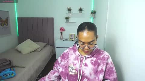 Snapshot of niina_lovee_ chatting on February 27, 2025, 3:59 pm online show from February 27, 2025, 3:59 pm