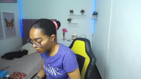 Snapshot of niina_lovee_ chatting on February 28, 2025, 6:09 pm online show from February 28, 2025, 6:09 pm