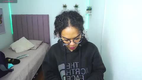 Snapshot of niina_lovee_ chatting on March 10, 2025, 12:37 pm online show from March 10, 2025, 12:37 pm