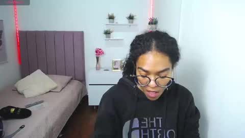 Snapshot of niina_lovee_ chatting on March 10, 2025, 3:41 pm online show from March 10, 2025, 3:41 pm