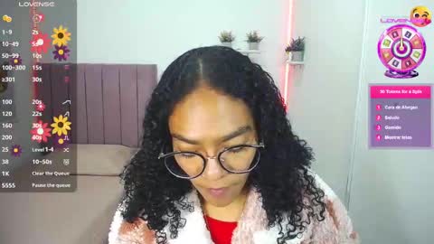 Snapshot of niina_lovee_ chatting on September 8, 2025, 2:38 pm online show from September 8, 2025, 2:38 pm
