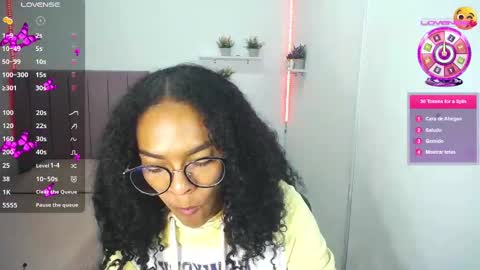 Snapshot of niina_lovee_ chatting on September 9, 2025, 2:38 pm online show from September 9, 2025, 2:38 pm