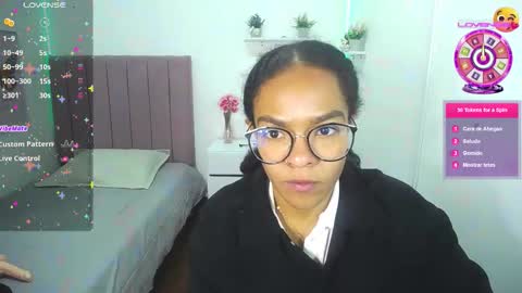 Snapshot of niina_lovee_ chatting on September 16, 2025, 1:34 pm online show from September 16, 2025, 1:34 pm