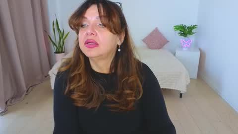 Snapshot of nika_light chatting on November 17, 2025, 11:16 am Nika light online show from November 17, 2025, 11:16 am