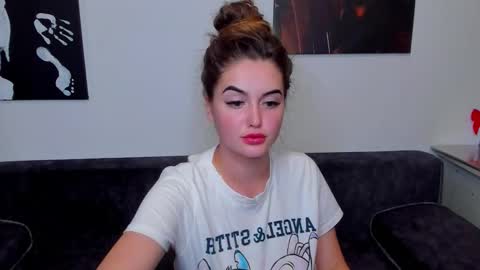 Nika online show from September 21, 2025, 3:24 pm