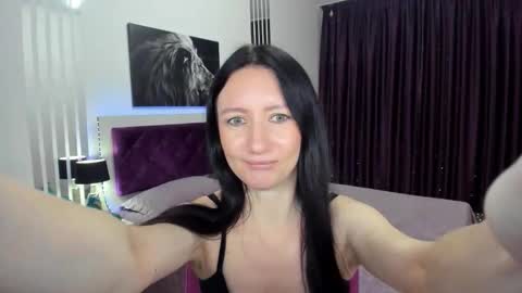 NikaLewis online show from November 24, 2025, 10:37 am
