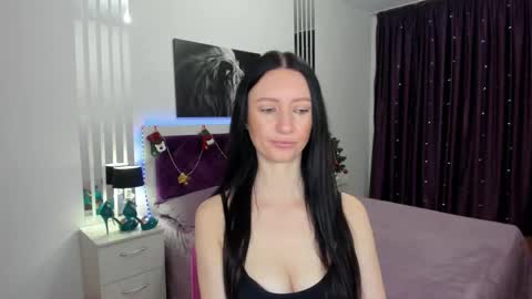 NikaLewis online show from December 23, 2025, 4:43 am