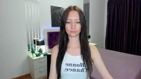 Snapshot of nikalewis chatting on June 13, 2026, 4:43 am NikaLewis online show from June 13, 2026, 4:43 am