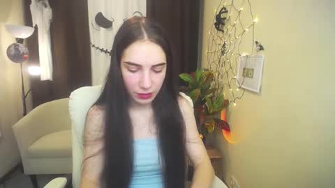 nikastarkk online show from October 21, 2025, 6:52 pm