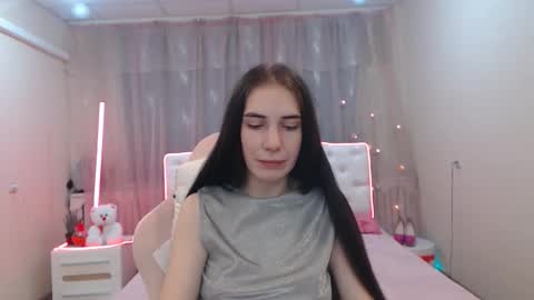 nikastarkk online show from November 11, 2025, 7:47 pm