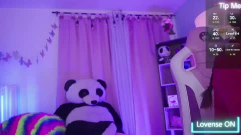 Snapshot of nikerly_hot chatting on May 4, 2026, 12:23 pm NIKERLY online show from May 4, 2026, 12:23 pm