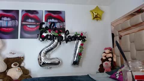 Snapshot of niki_1998 chatting on December 19, 2025, 2:29 am Natalia online show from December 19, 2025, 2:29 am