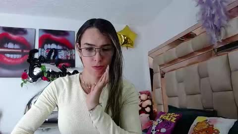 Snapshot of niki_1998 chatting on December 23, 2025, 12:19 am Natalia online show from December 23, 2025, 12:19 am