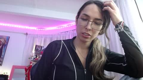Snapshot of niki_1998 chatting on January 17, 2026, 4:17 am Natalia online show from January 17, 2026, 4:17 am