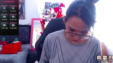 Snapshot of niki_1998 chatting on January 19, 2026, 4:00 pm Natalia online show from January 19, 2026, 4:00 pm