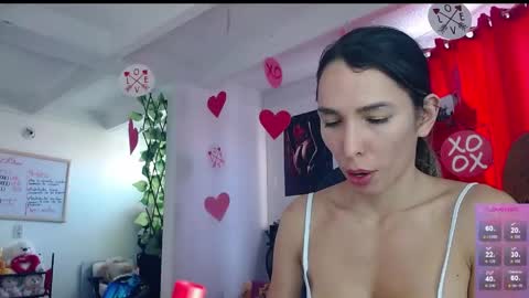 Snapshot of niki_1998 chatting on May 20, 2026, 9:32 pm Natalia online show from May 20, 2026, 9:32 pm