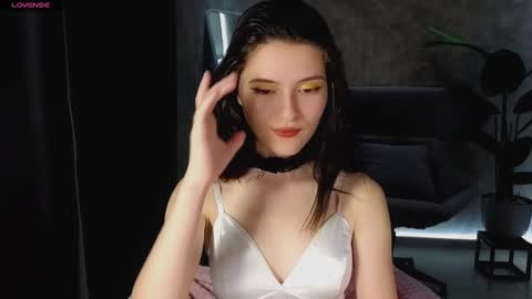 niki_cutes online show from February 13, 2025, 9:17 pm