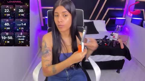 Snapshot of nikibryce_ chatting on December 6, 2024, 1:33 pm Niki online show from December 6, 2024, 1:33 pm