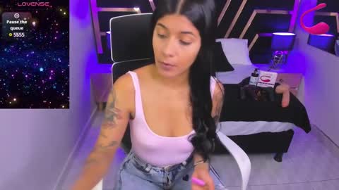 Snapshot of nikibryce_ chatting on December 7, 2024, 1:40 pm Niki online show from December 7, 2024, 1:40 pm