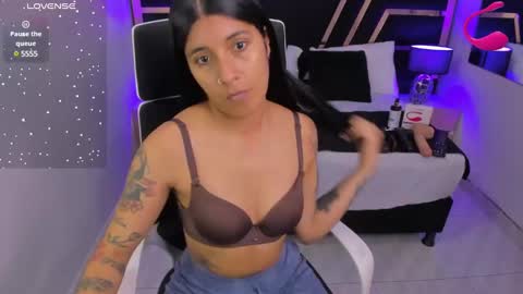 Snapshot of nikibryce_ chatting on February 1, 2025, 7:23 pm Niki online show from February 1, 2025, 7:23 pm