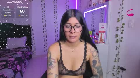 Snapshot of nikibryce_ chatting on March 8, 2026, 1:47 am Niki online show from March 8, 2026, 1:47 am