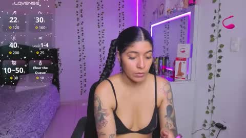 Snapshot of nikibryce_ chatting on March 16, 2026, 12:38 am Niki online show from March 16, 2026, 12:38 am