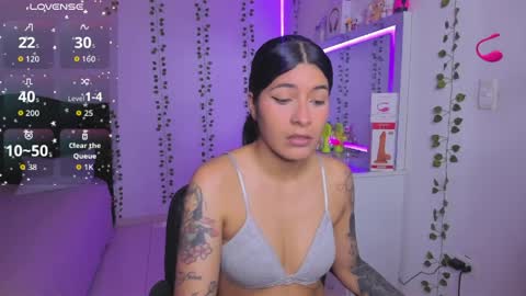 Snapshot of nikibryce_ chatting on April 4, 2026, 12:09 am Niki online show from April 4, 2026, 12:09 am