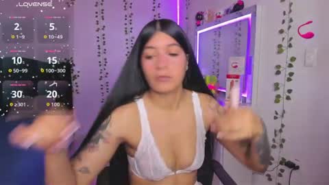 Snapshot of nikibryce_ chatting on June 21, 2026, 5:04 pm Niki online show from June 21, 2026, 5:04 pm