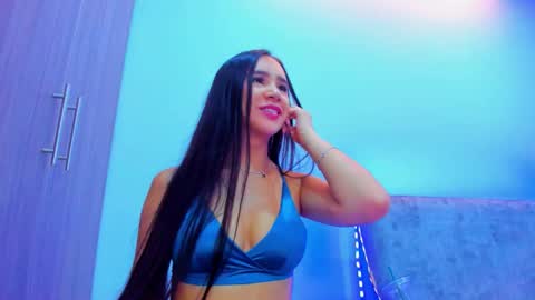 nikii_white online show from March 21, 2026, 8:19 am